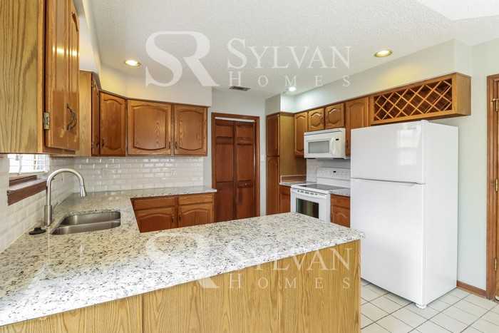 18732 Voss Rd - Photo 7 of 16