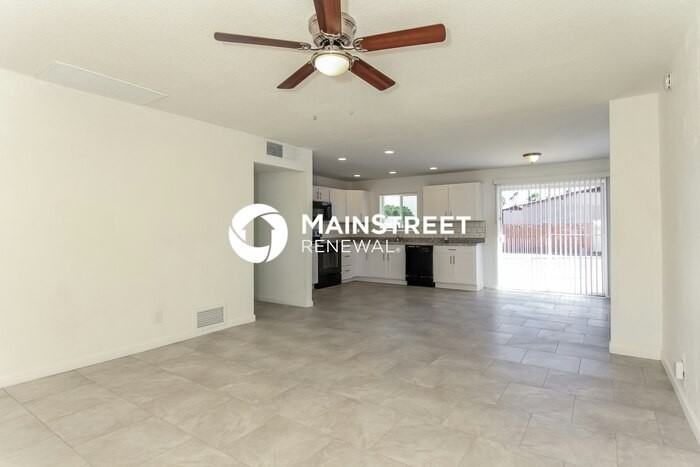 8017 N 38th Ave - Photo 5 of 16