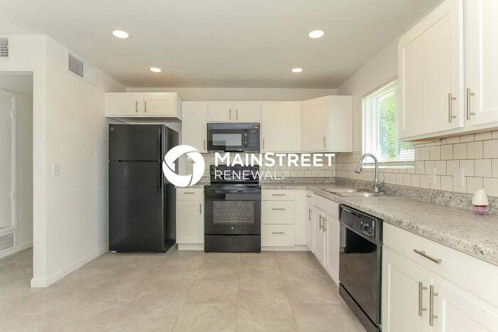 8017 N 38th Ave - Photo 7 of 16