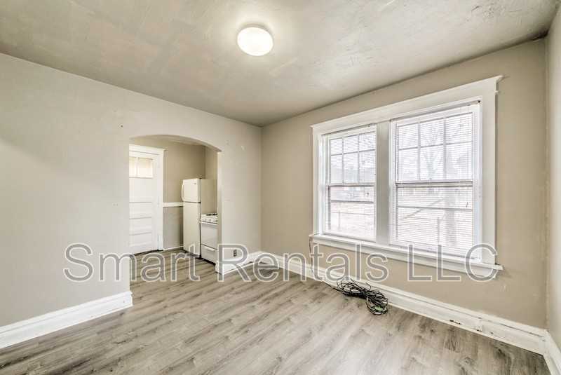 4056 S Grand Blvd - Photo 3 of 14