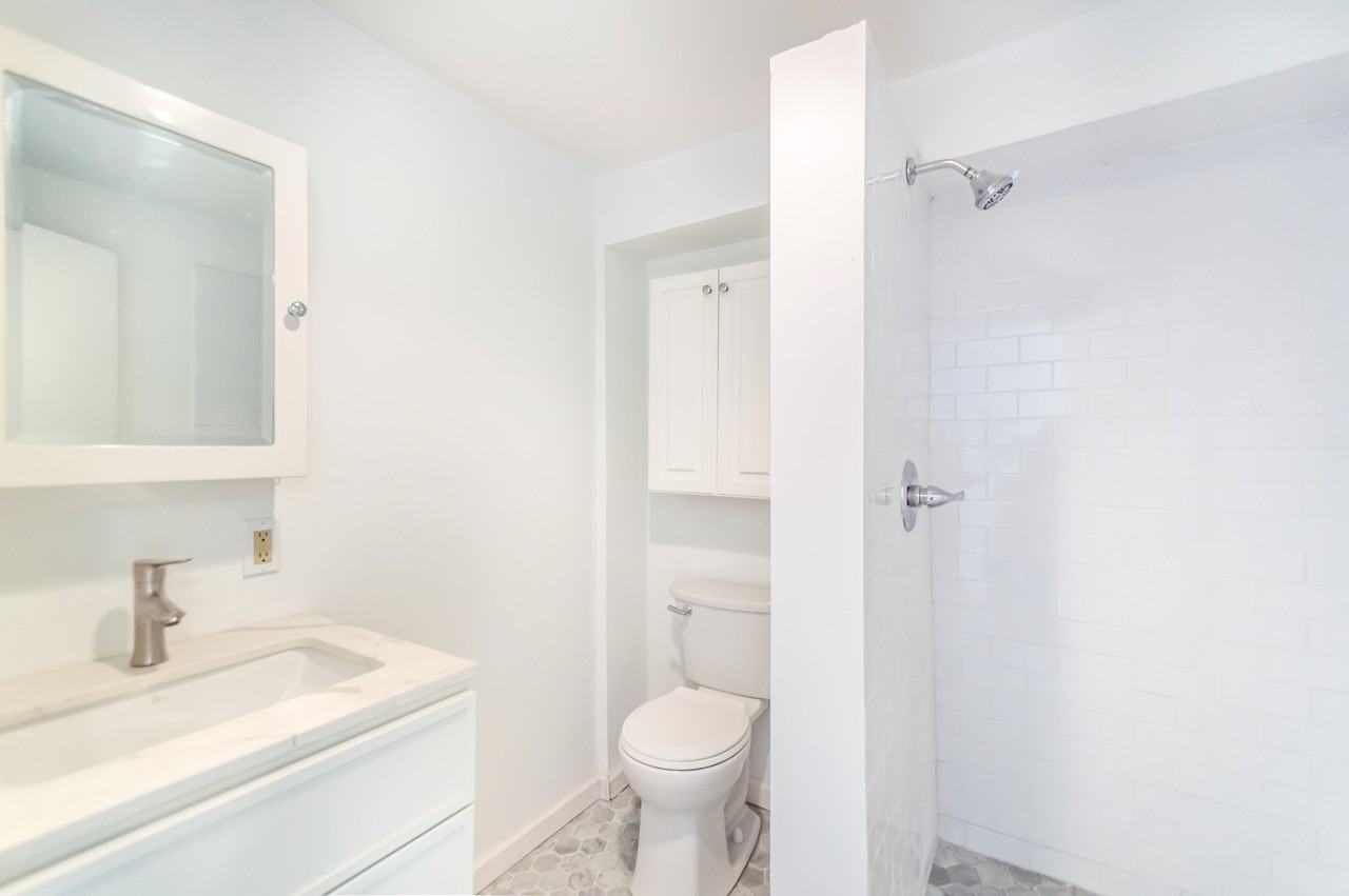 224 27th St #C - Photo 7 of 16