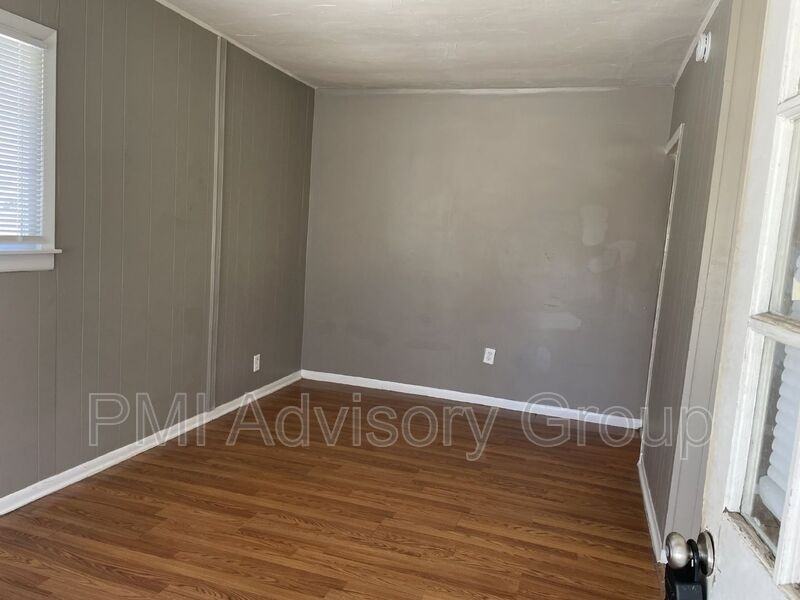 308 Chestnut St #11 - Photo 3 of 9