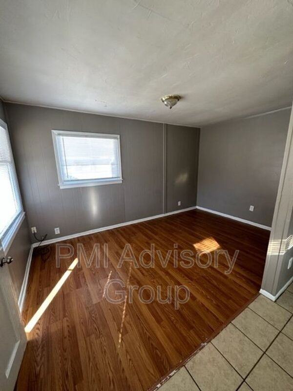 308 Chestnut St #11 - Photo 4 of 9