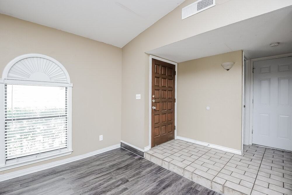 7609 Xavier Dr - Photo 6 of 25