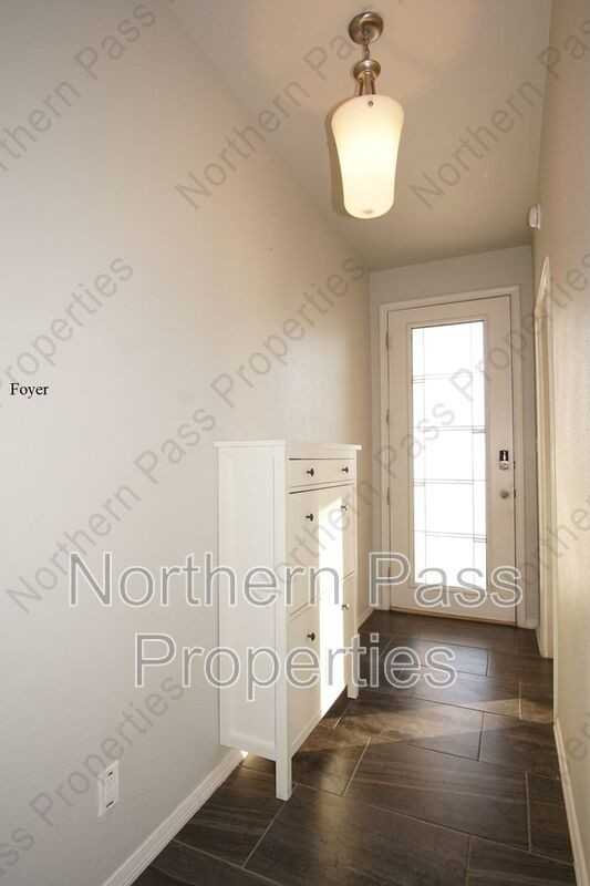 307 Malta St - Photo 3 of 31