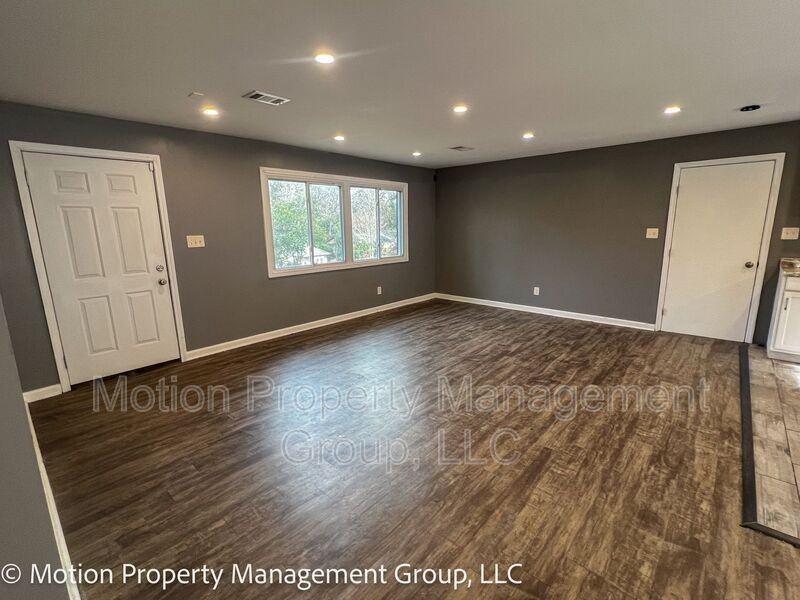 2728 Pierce Dr N - Photo 3 of 8