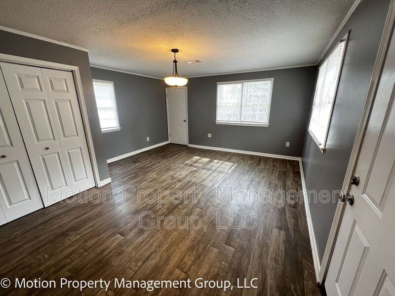 2728 Pierce Dr N - Photo 5 of 8