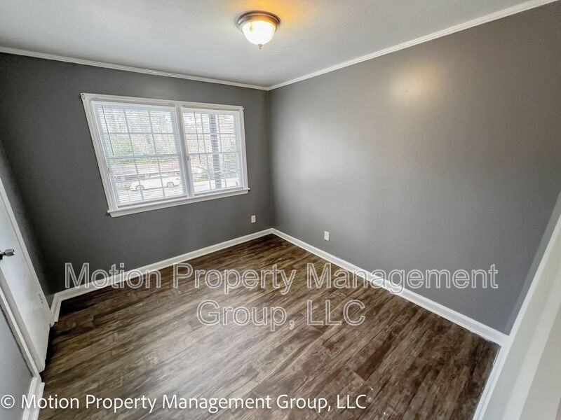 2728 Pierce Dr N - Photo 6 of 8