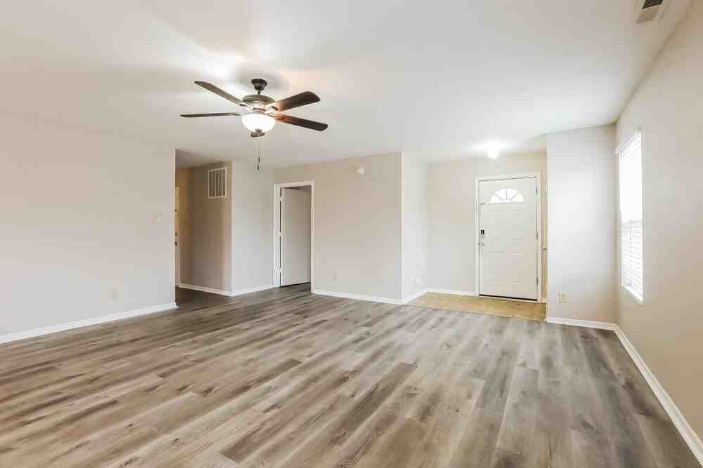 2329 Seven Peaks Dr - Photo 3 of 16