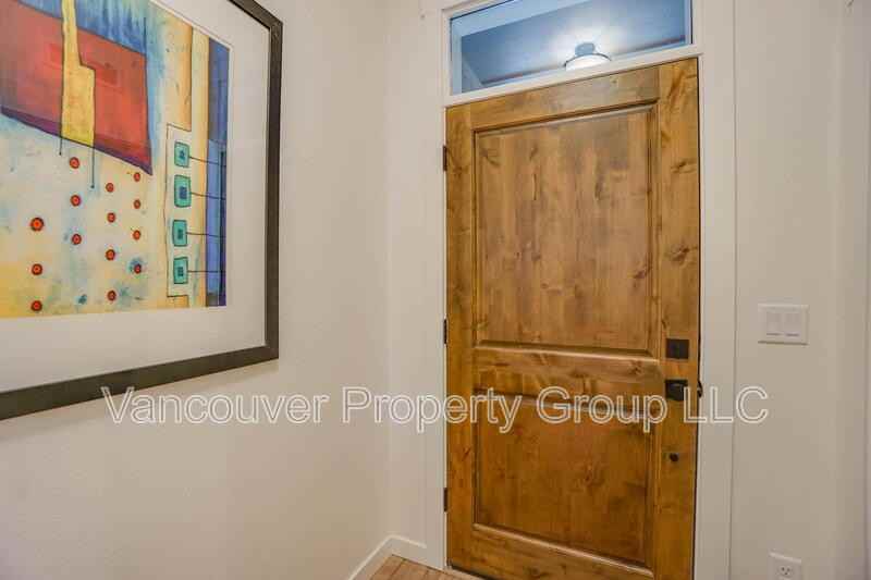 737 Se 38th St - Photo 3 of 34