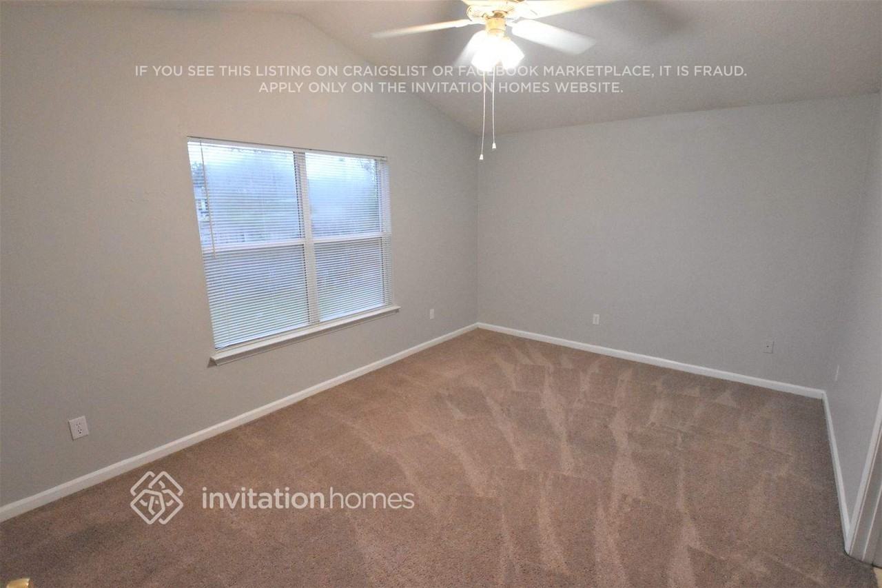 12258 Sutton Estates Cir W - Photo 6 of 12