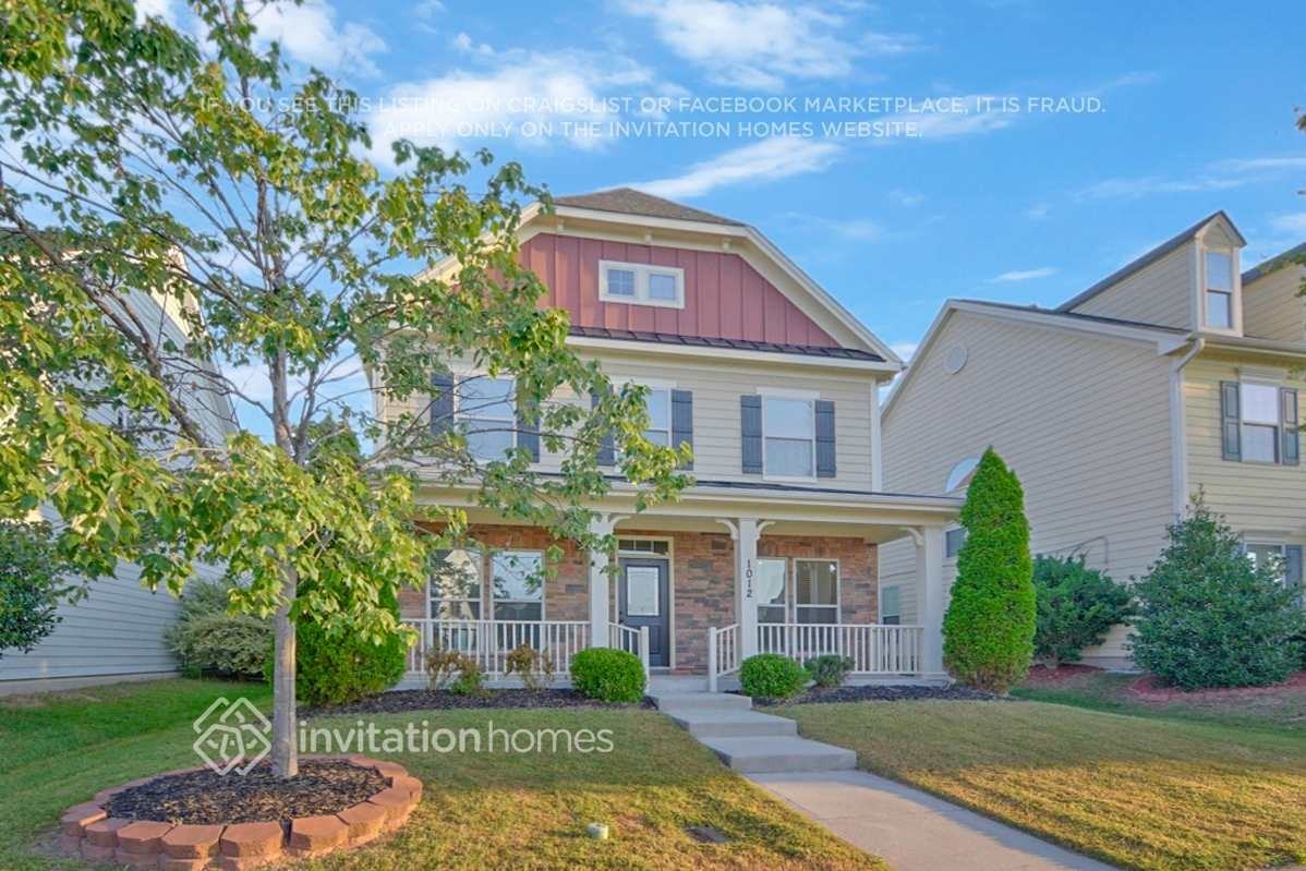 1012 Crinoline Ln - Photo 3 of 30