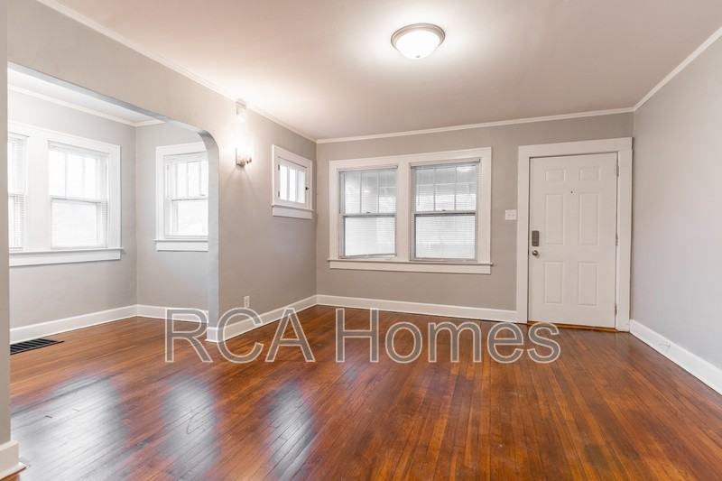 509 N Bradley Ave - Photo 6 of 9