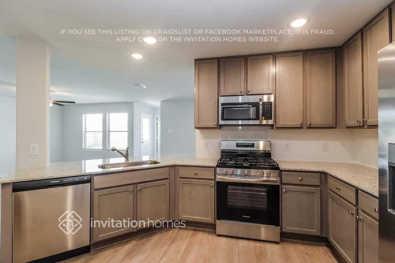 5735 Daphne Dr - Photo 7 of 22