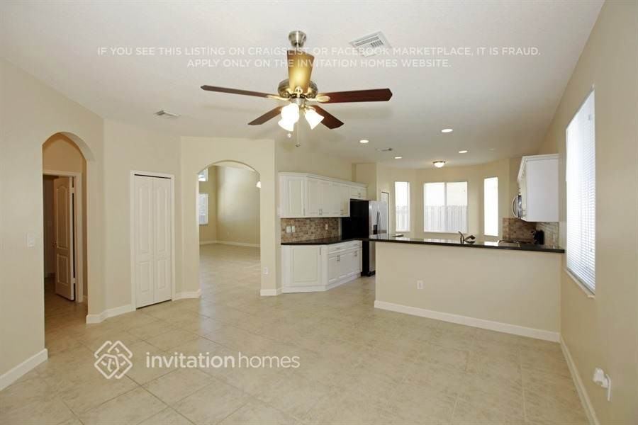 15374 Sw 141st Ct - Photo 6 of 18