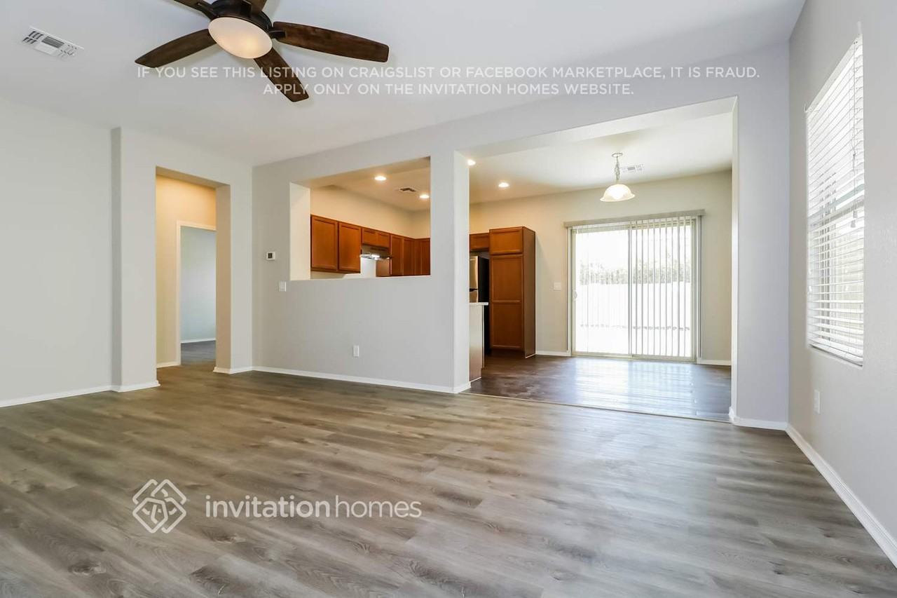 19167 W Monroe St - Photo 3 of 13