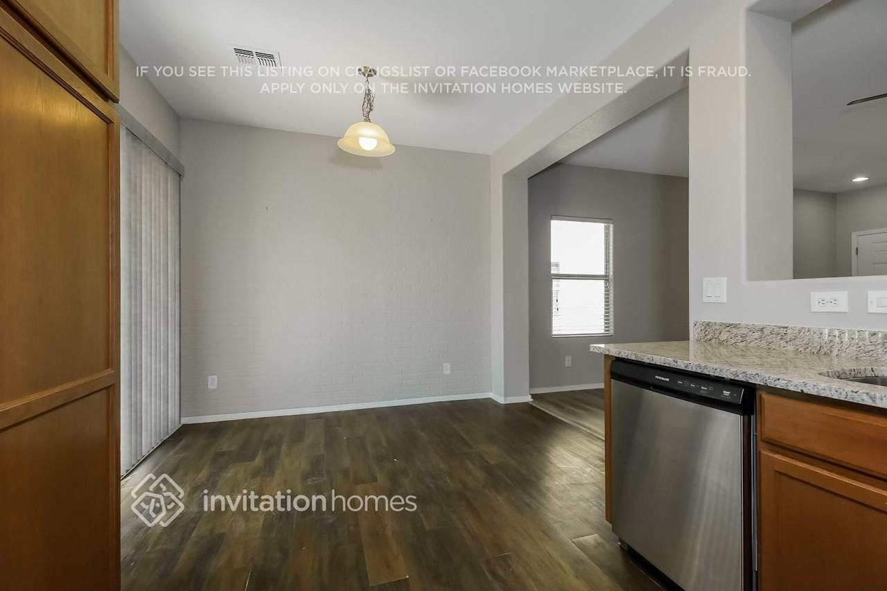 19167 W Monroe St - Photo 5 of 13