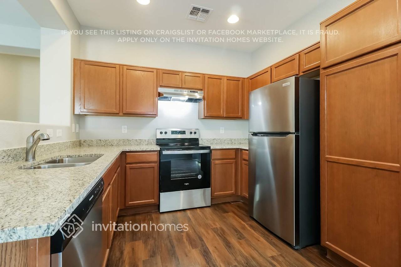 19167 W Monroe St - Photo 6 of 13