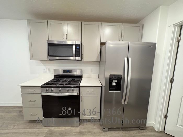 914 N Canvasback Dr #1 - Photo 6 of 50