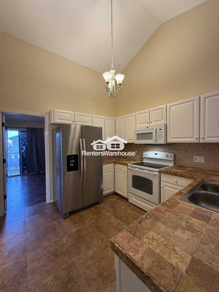 8111 W Wacker Rd #42 - Photo 4 of 13