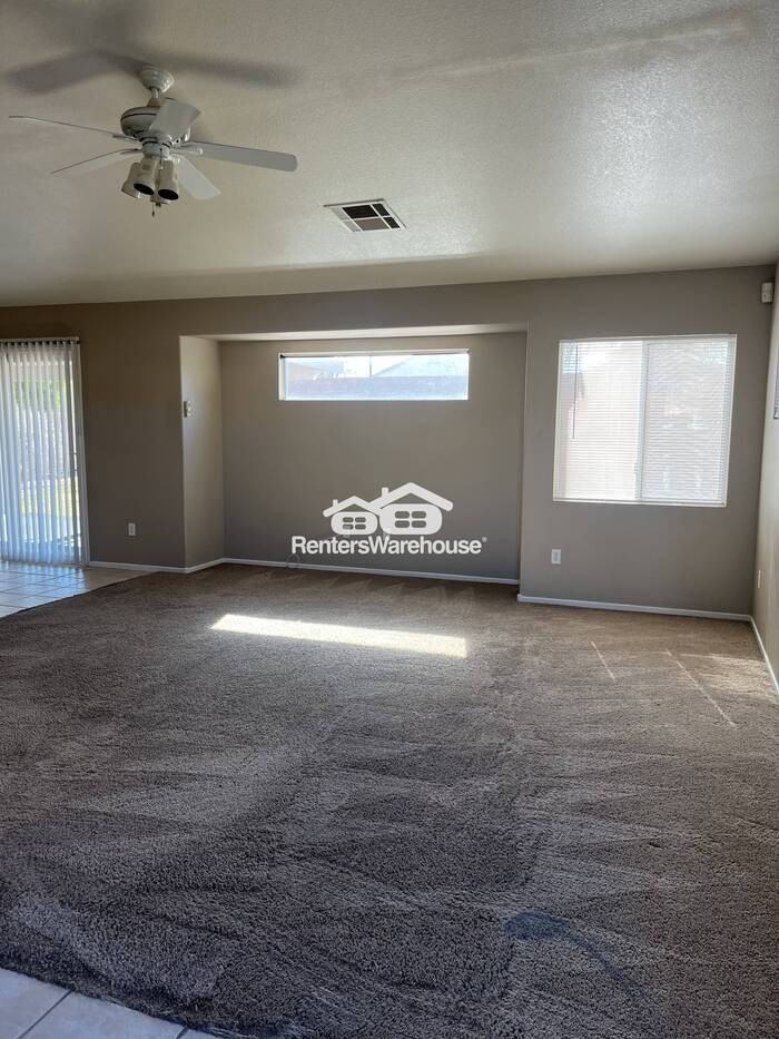 1009 Elliot Park Ave - Photo 2 of 18