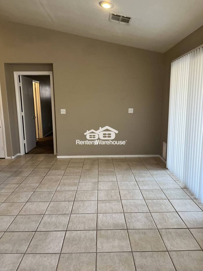 1009 Elliot Park Ave - Photo 7 of 18