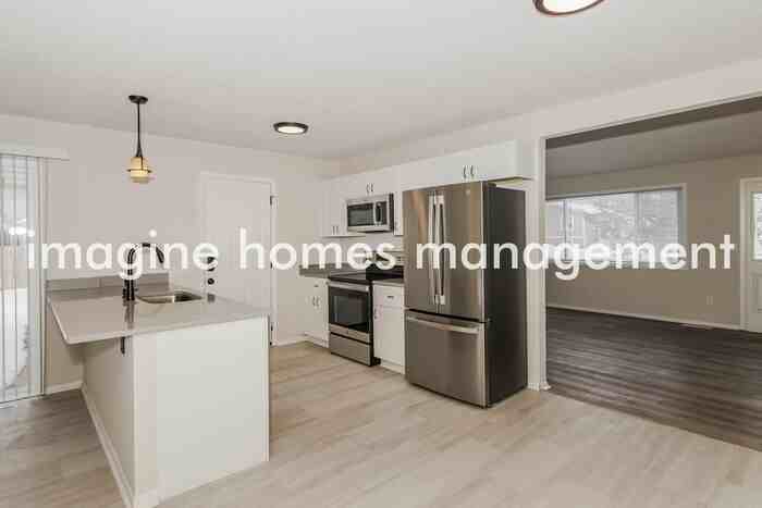 14918 Delft Ave W - Photo 6 of 18