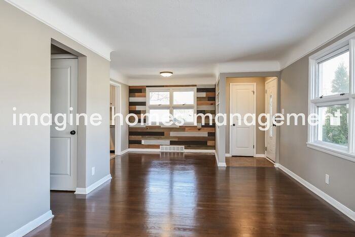 32740 Parkway Dr - Photo 3 of 17