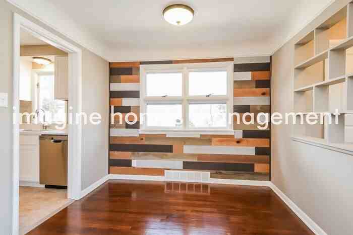 32740 Parkway Dr - Photo 4 of 17