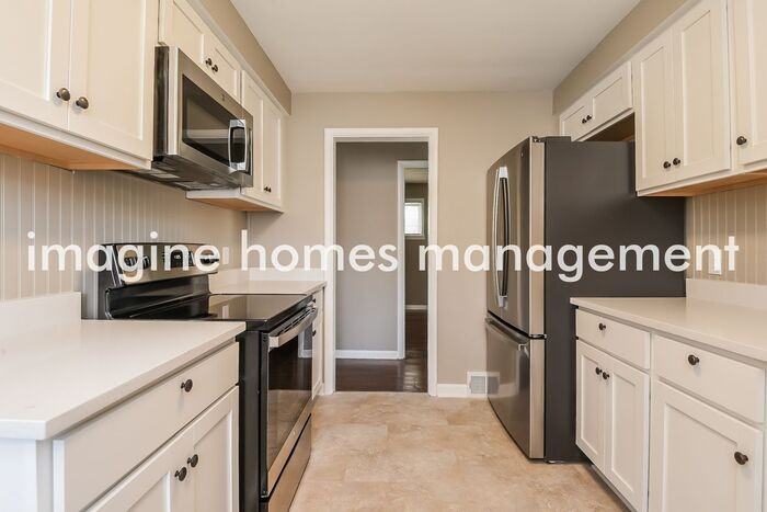 32740 Parkway Dr - Photo 6 of 17