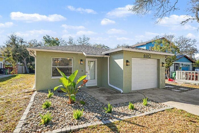 4440 W Pintor Pl - Photo 3 of 26