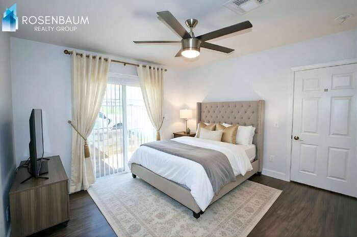 550 W 9th St #4 - Photo 5 of 9