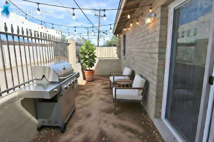 550 W 9th St #4 - Photo 6 of 9