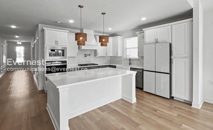 Fox Gap Ln - Photo 3 of 23