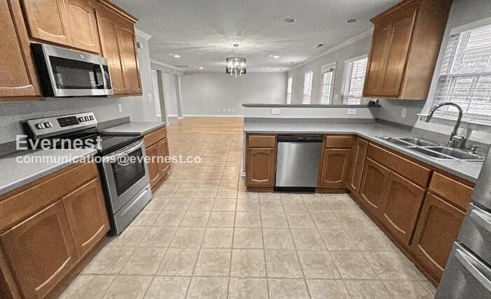 4800 Inglewood Ct Se - Photo 5 of 35