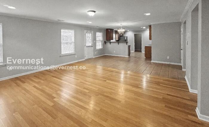 4800 Inglewood Ct Se - Photo 7 of 35