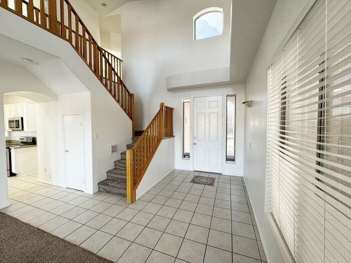 2070 W Corona Dr - Photo 5 of 49