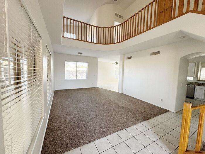 2070 W Corona Dr - Photo 6 of 49