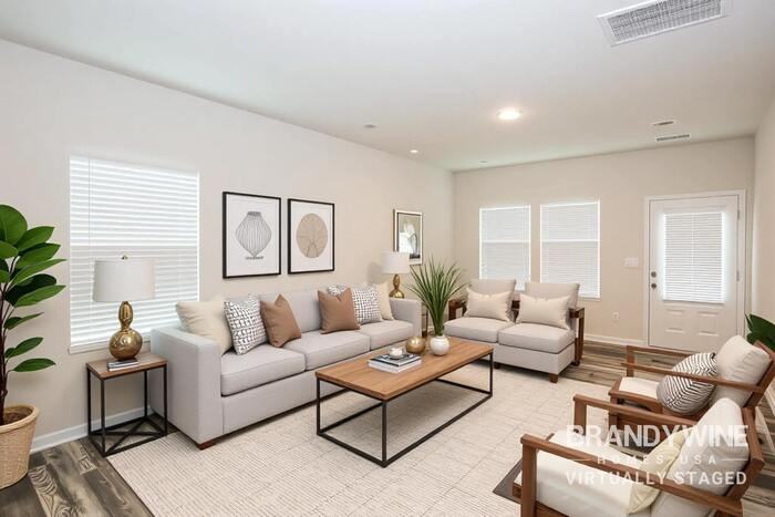 309 Centre St - Photo 4 of 22