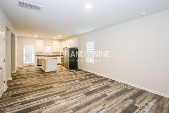 309 Centre St - Photo 6 of 22