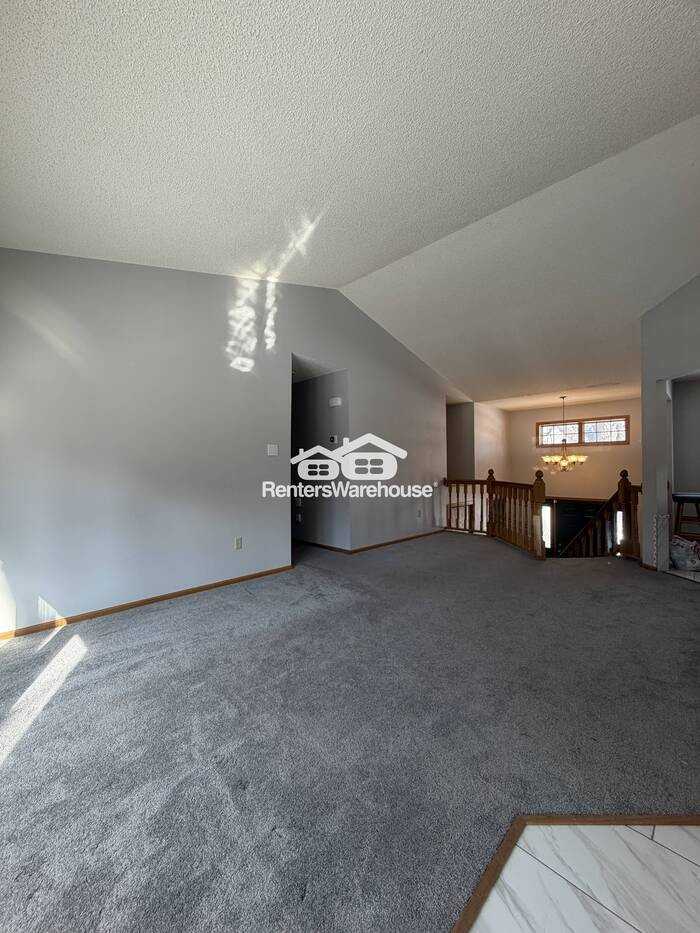 6520 Lucia Ln Ne - Photo 3 of 23