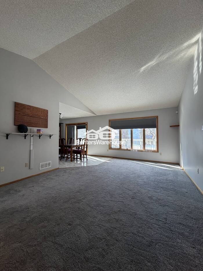 6520 Lucia Ln Ne - Photo 7 of 23