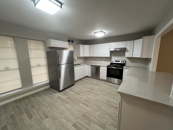 1110 Falcon Dr - Photo 2 of 22