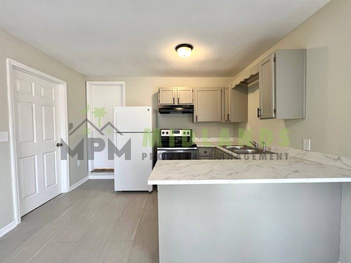 290 Browning Ct #B - Photo 6 of 32