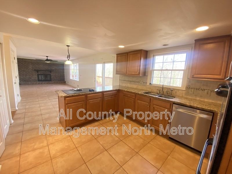 320 Six Branches Ct - Photo 7 of 22