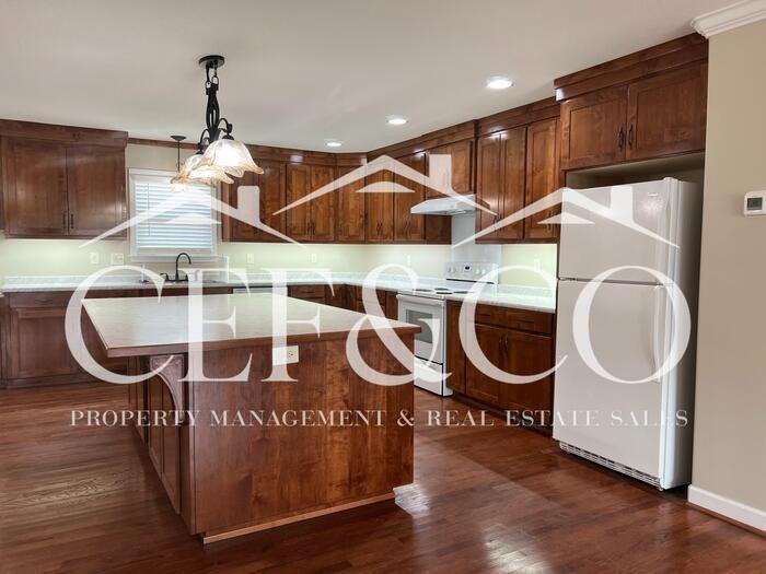 1272 Gossett Rd - Photo 7 of 33