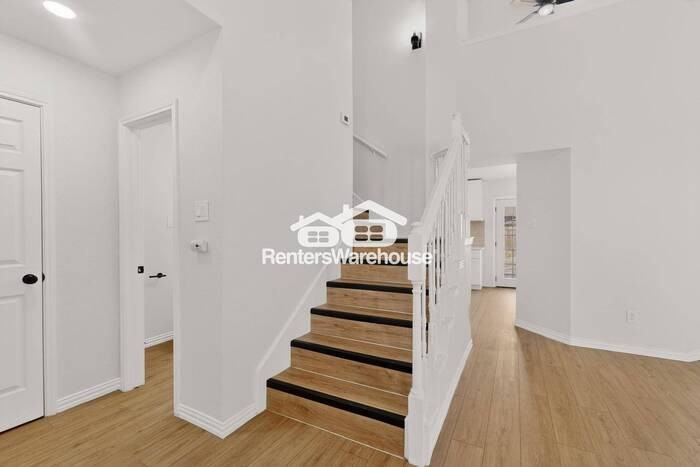 7601 Cornell Dr - Photo 4 of 38