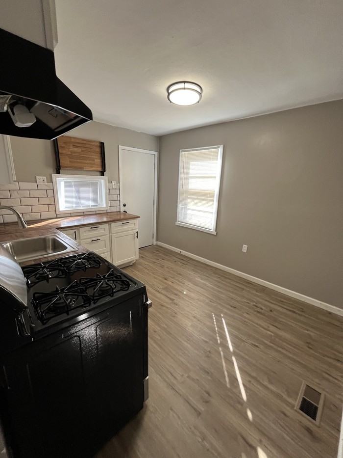 6336 Washington Ave - Photo 2 of 6