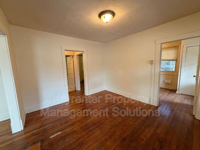 330 Montgomery Ave - Photo 5 of 25