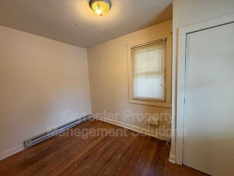 330 Montgomery Ave - Photo 6 of 25